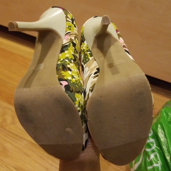 Floral peep toe pump - Picture 2 of 2